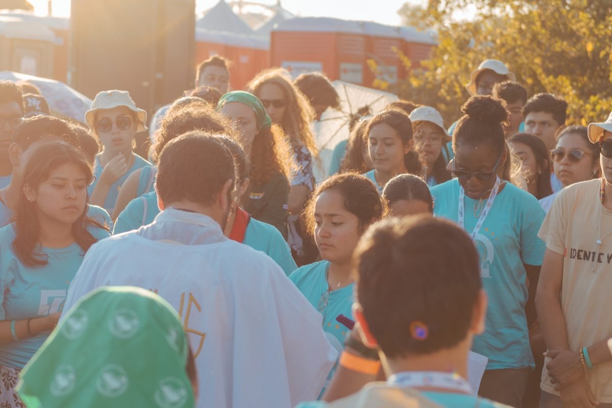 A crowd of young people